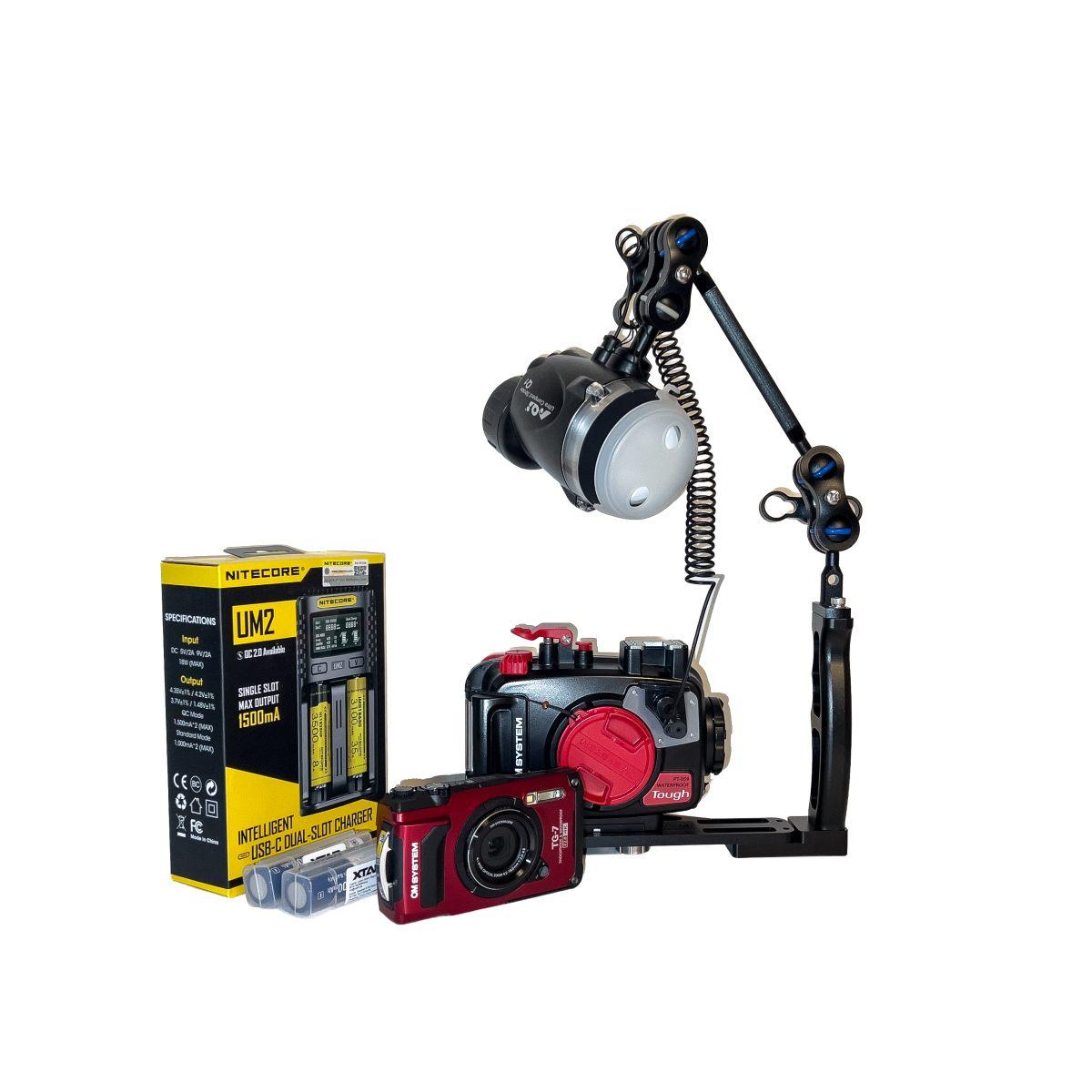 Kit OM System TG-7 + custodia PT-059 + Flash AOI Q1 2027
